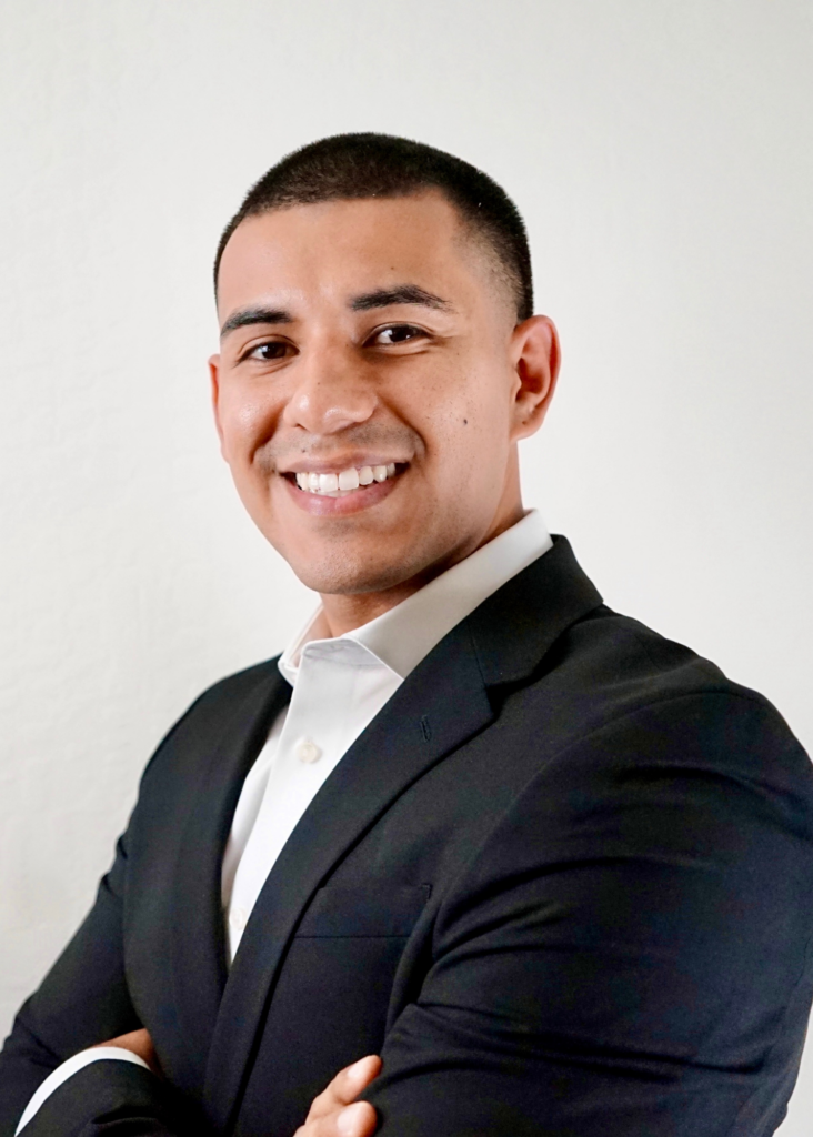 Dominik  Zuniga